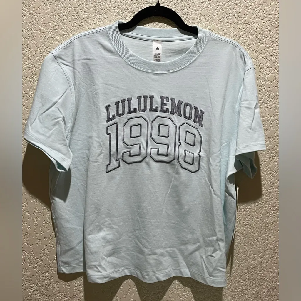 Lululemon NWT Relaxed Fit Cotton Jersey T-Shirt Top Mint Breeze Graphic Size 10 - Image 7