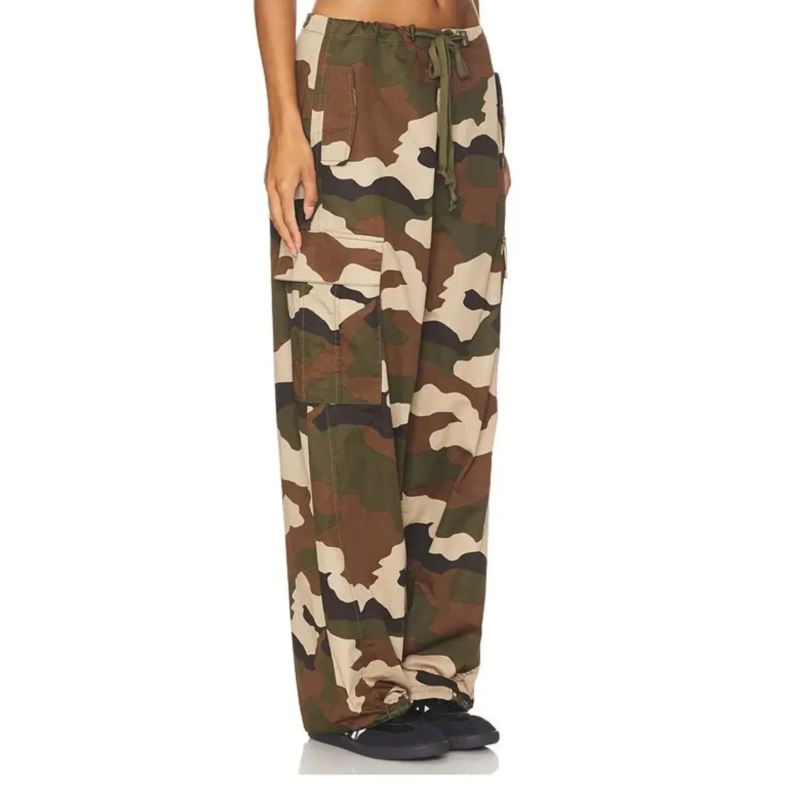 NWT GOOD AMERICAN Parachute Pant in Fatigue Green Camo Sz Large
$139 - Image 2