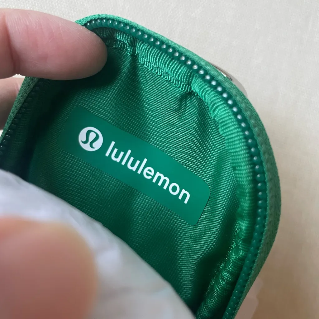 Lululemon  Clippable Nano Pouch - Raceway Green - Image 9