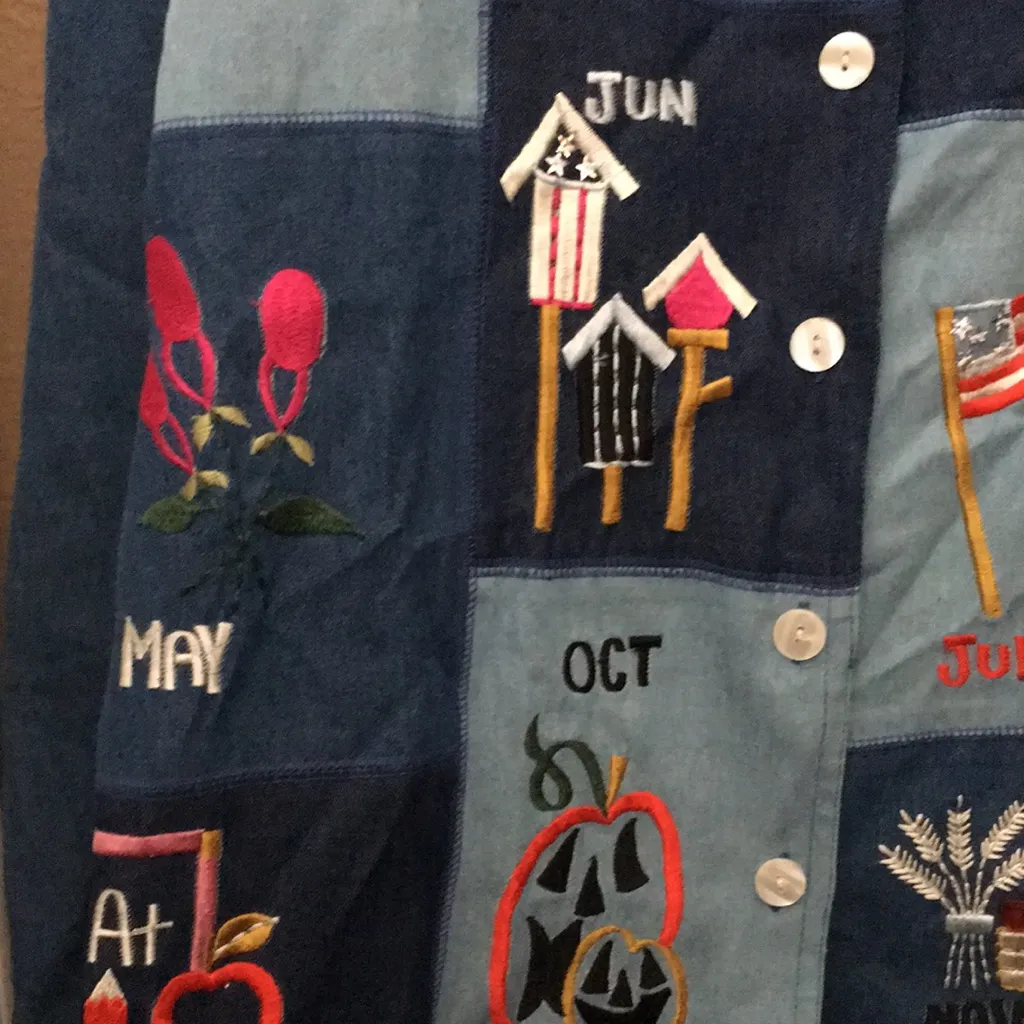 FINAL MARKDOWN Take two calendar blouse Large - Image 7