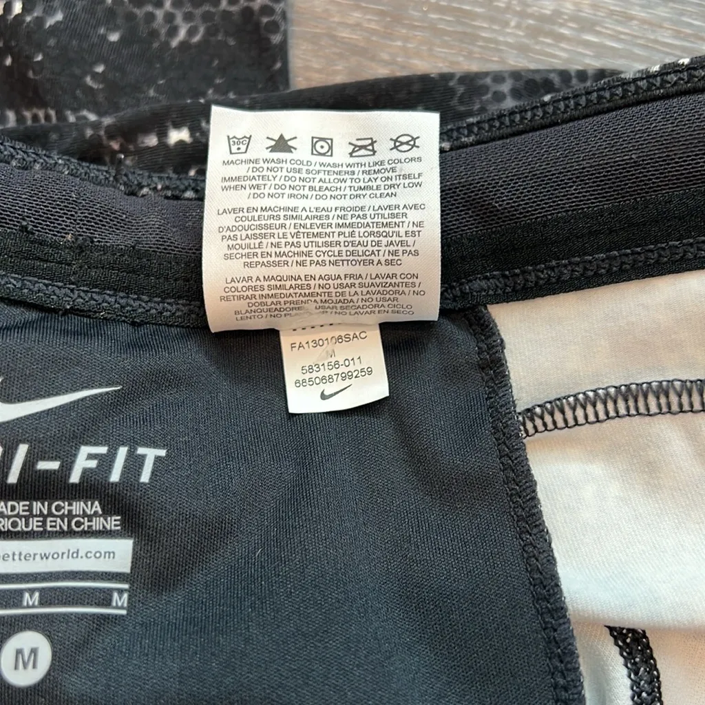 Nike Dri-Fit Reflective Leggings - Image 12