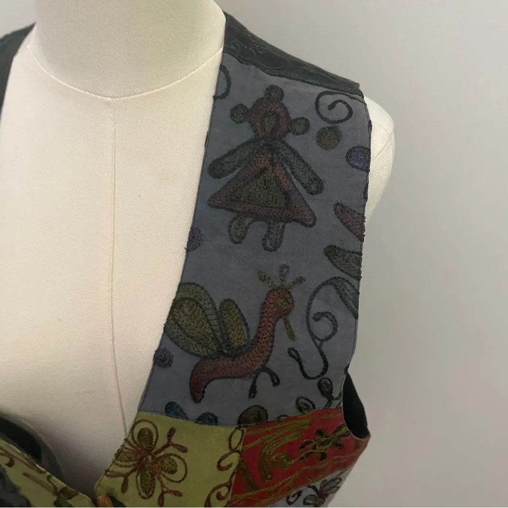Vintage Patchwork Vest Embroidered Floral Birds Art To Wear Wood Toggle Buttons Black - Image 4