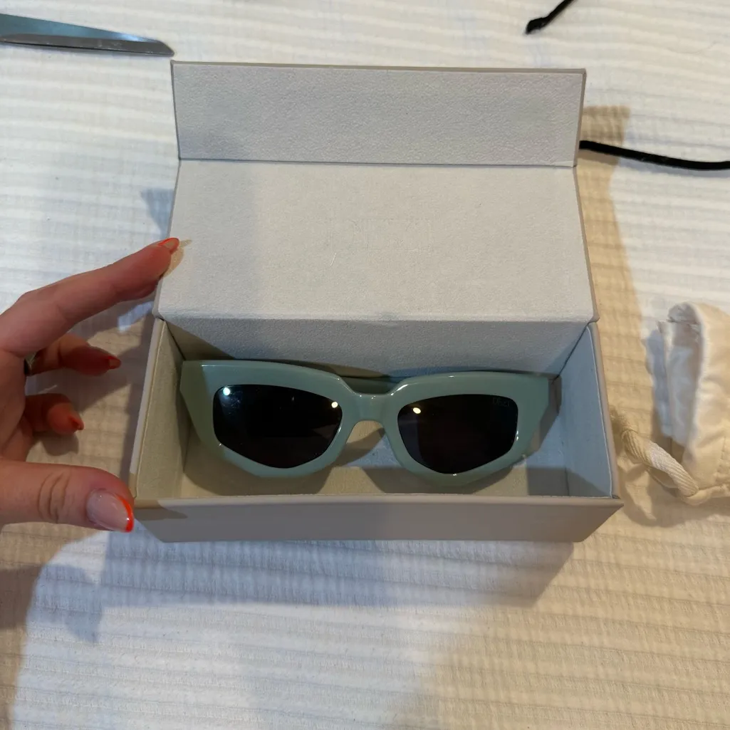 Dezi Sunglasses - Image 2