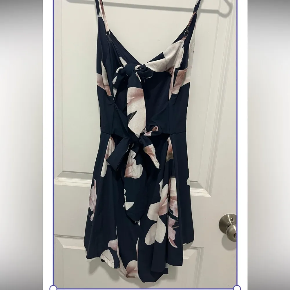 Showpo  floral romper - Image 3