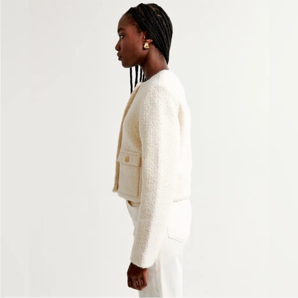 NWT Abercrombie & Fitch Cream Boucle Fabric Gold Button Blazer - Image 3