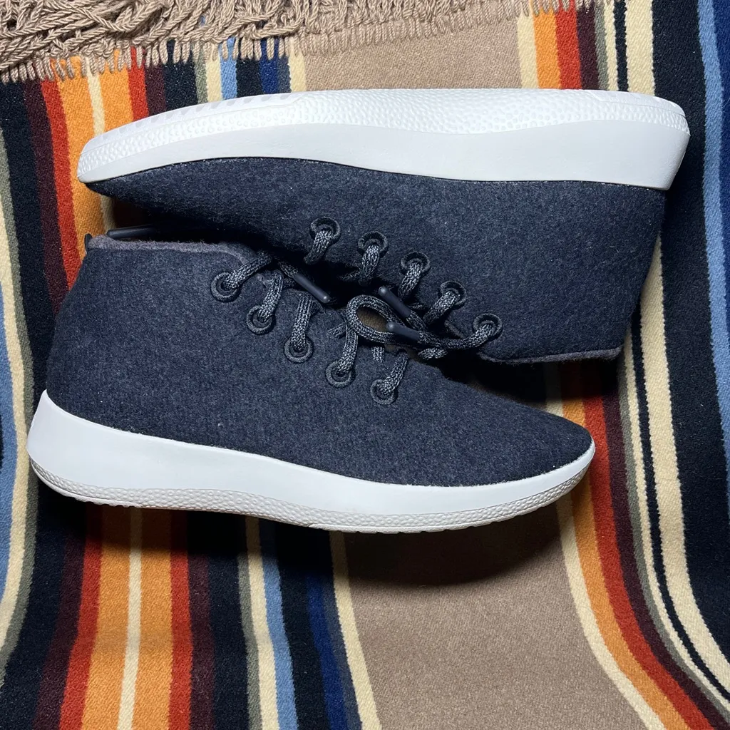 allbirds Women’s Wool Runner Size 9 True Black - Image 6