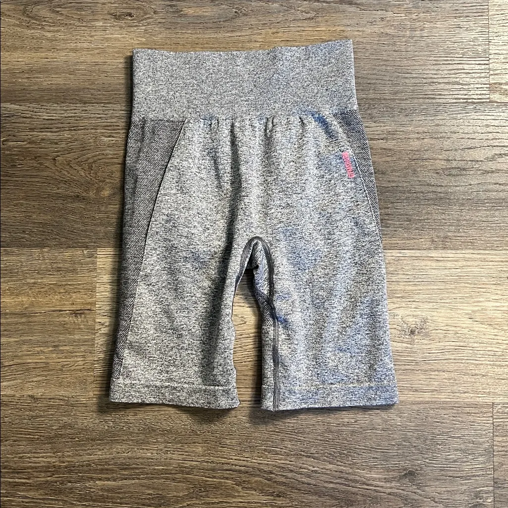 Gymshark Flex Cycling Women's Heathered Gray Bike Shorts Size Small - Image 5