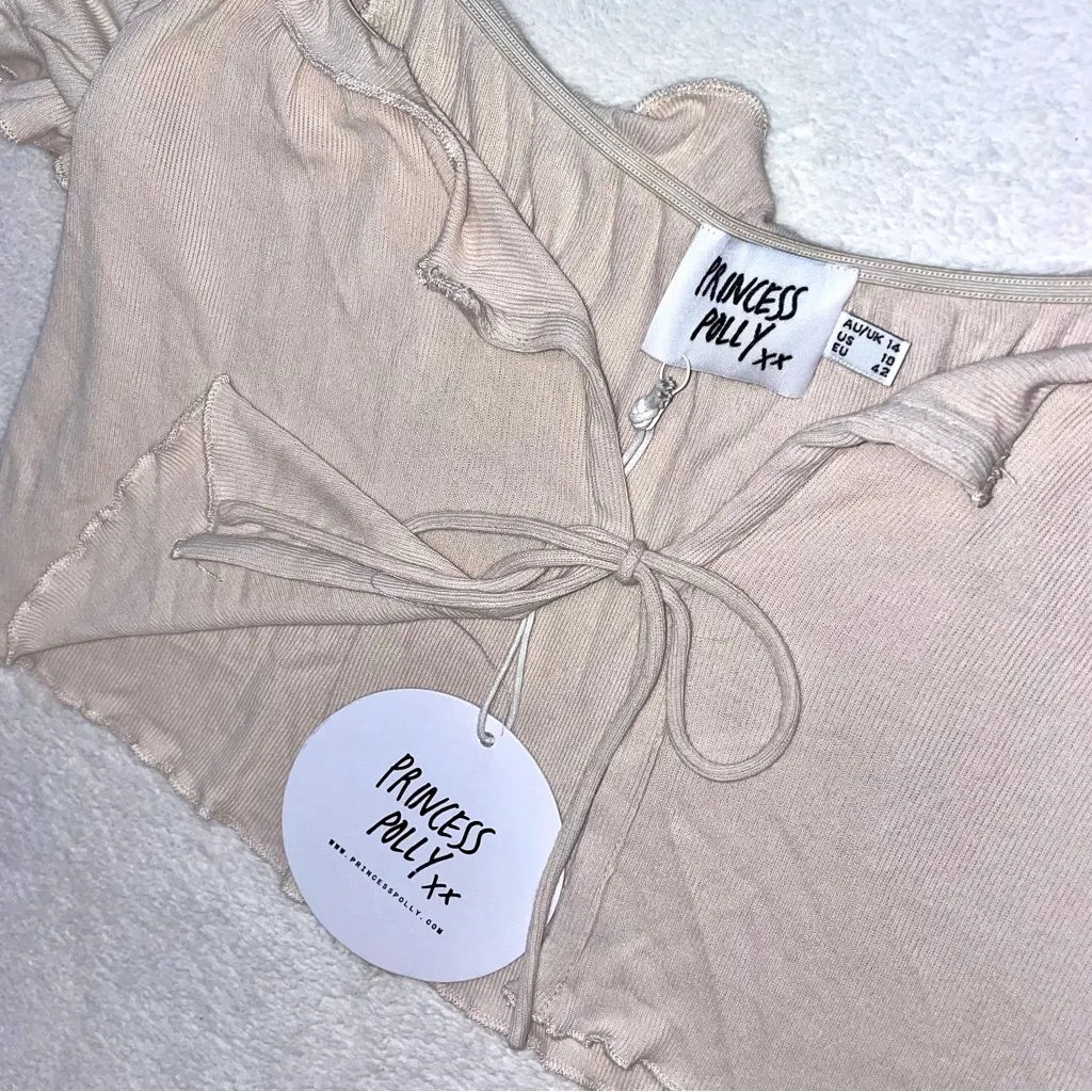 Womens NWT Princess Polly Beige Tie Front Crop top size Medium (10) - Image 3