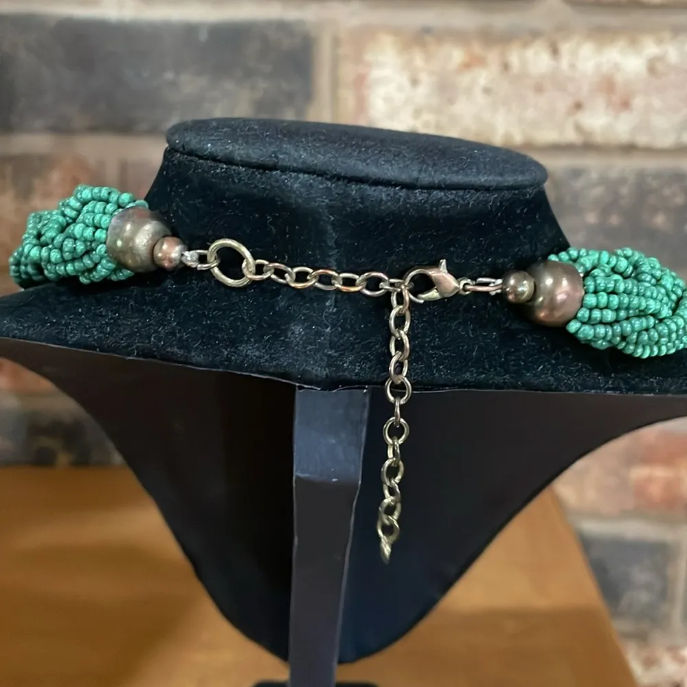 Vintage Green seed bead beaded necklace with rhinestone detail - Image 4