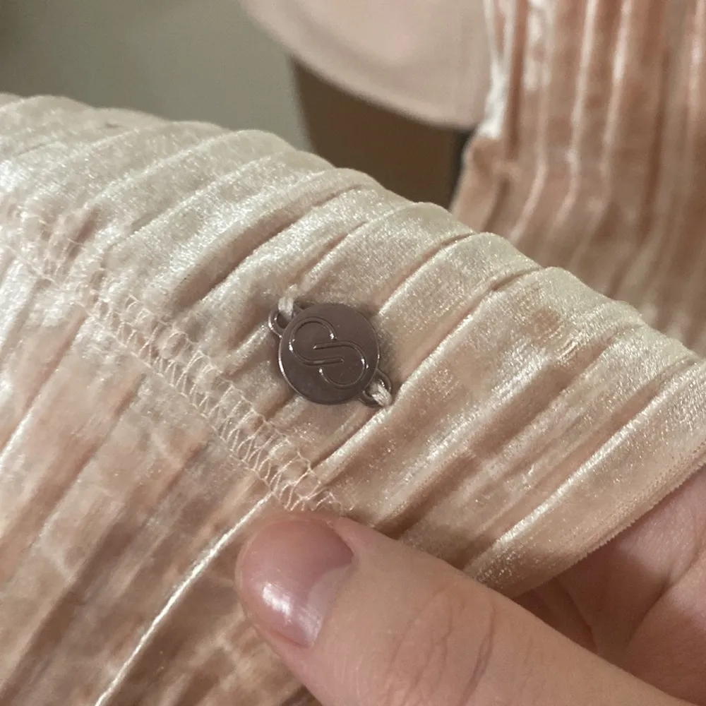 Calia by Carrie Underwood effortless velvet plisse sleeve hoodie in pink sz XS - Image 15