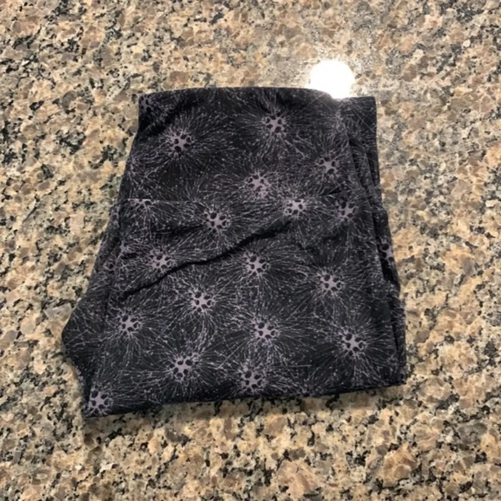 Lularoe Charcoal Gray Black Leggings Spider Webs One Size EUC #4670 - Image 8