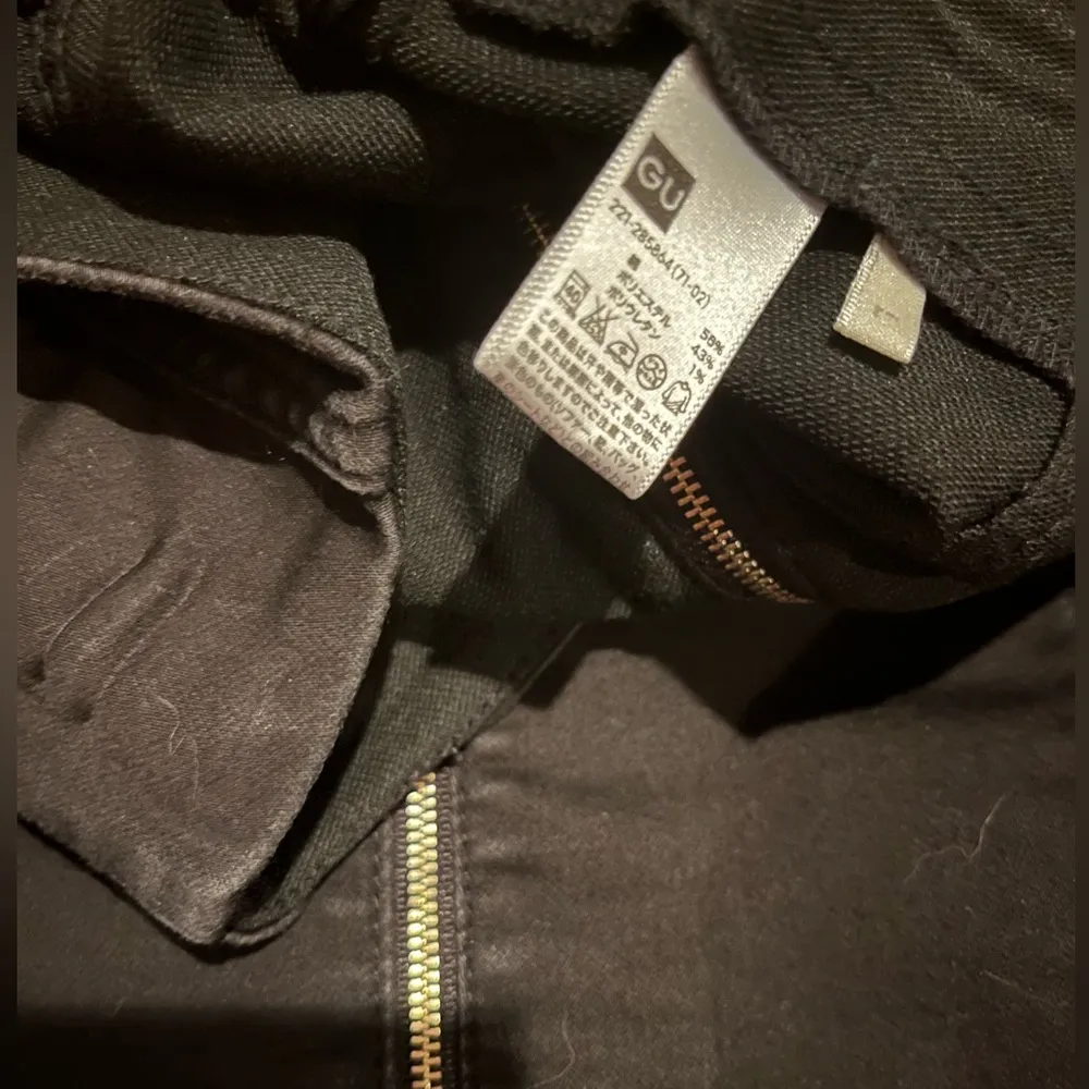 GU Black Full Zipper Skirt Size M - Image 3