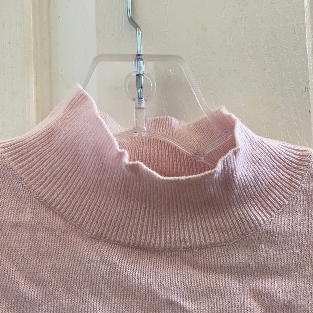 FINAL MARKDOWN Ann Taylor sleeveless shell petite medium - Image 3