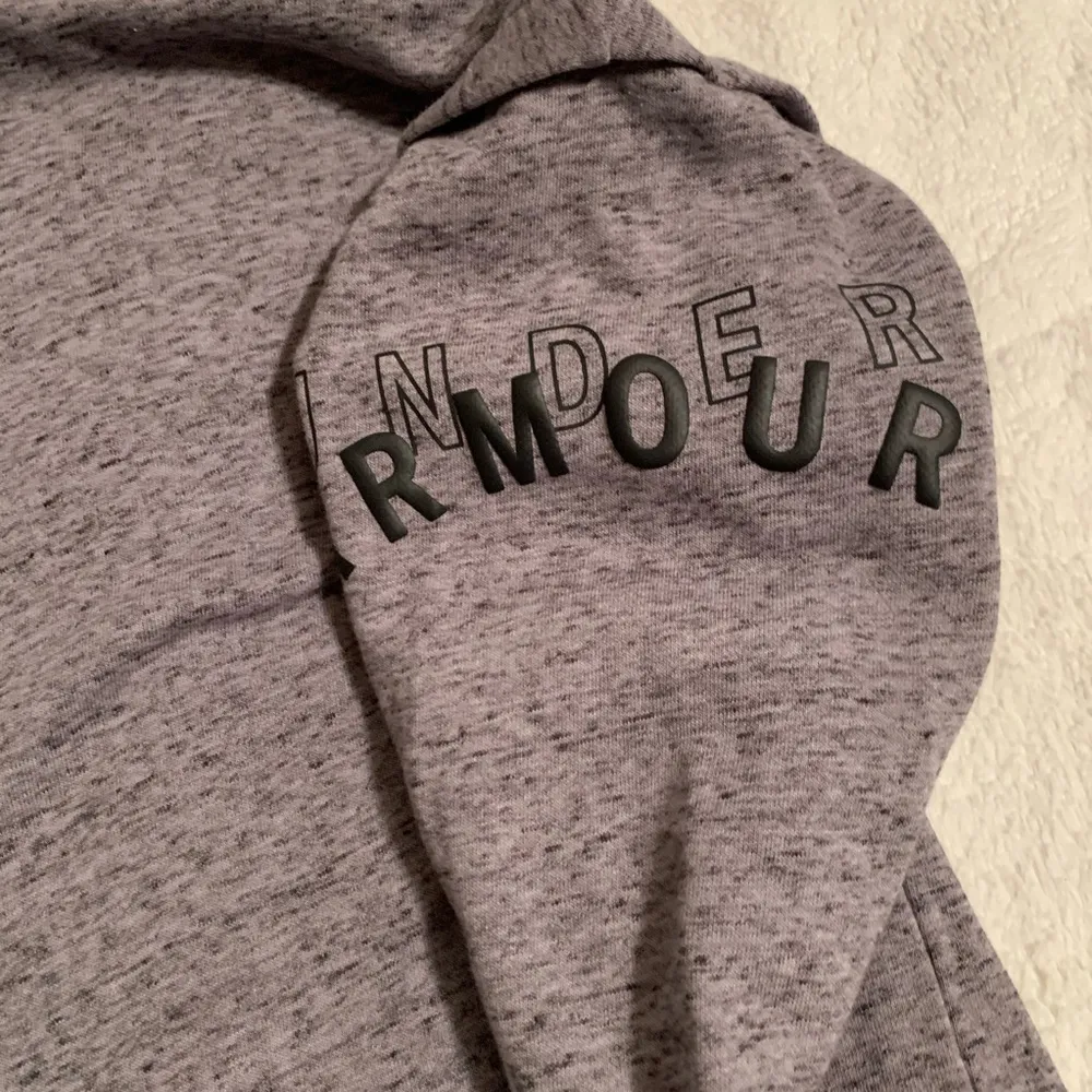 Under Armour 1/4 zip Cropped Hoodie - Image 7