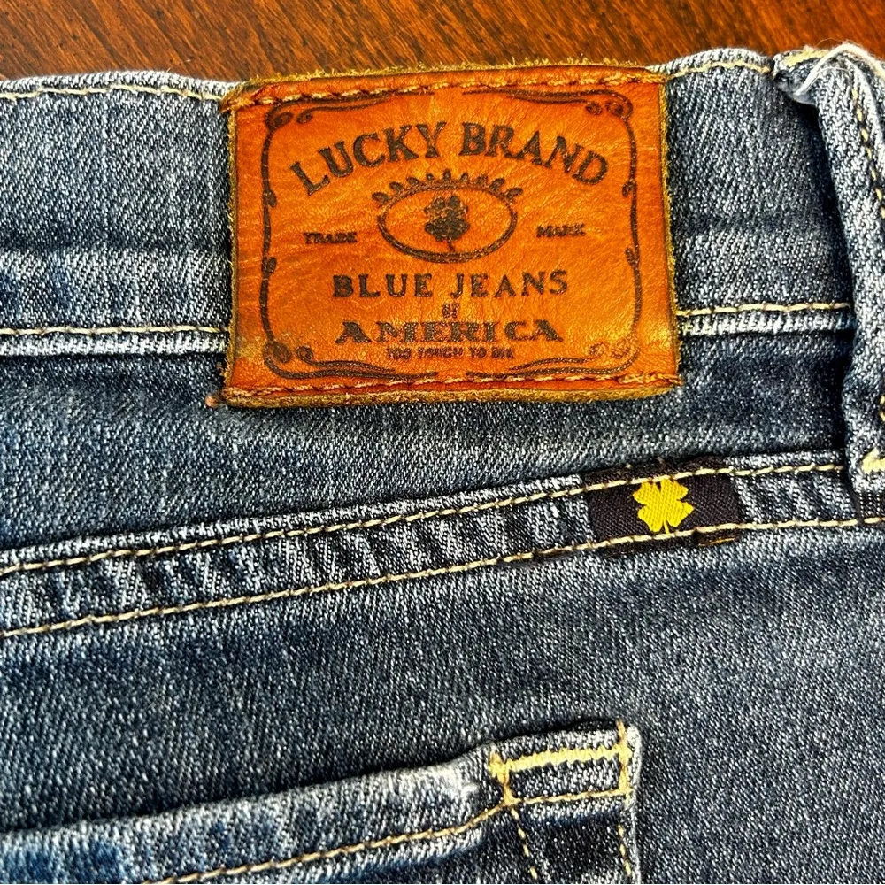 Lucky Brand Sweet and Low Boot Cut Women’s Size 8/29 Dark Blue Wash Jean - Image 10