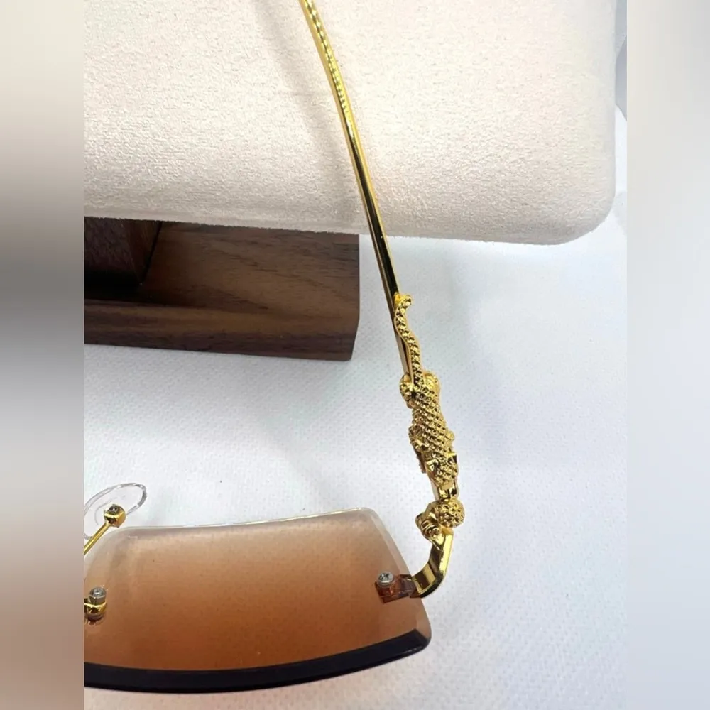 Sunglasses Gold Frame Gradient
Tea‎ | Regular - Image 5