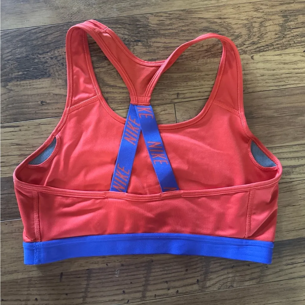 Nike Women's Sports Bra - Image 2