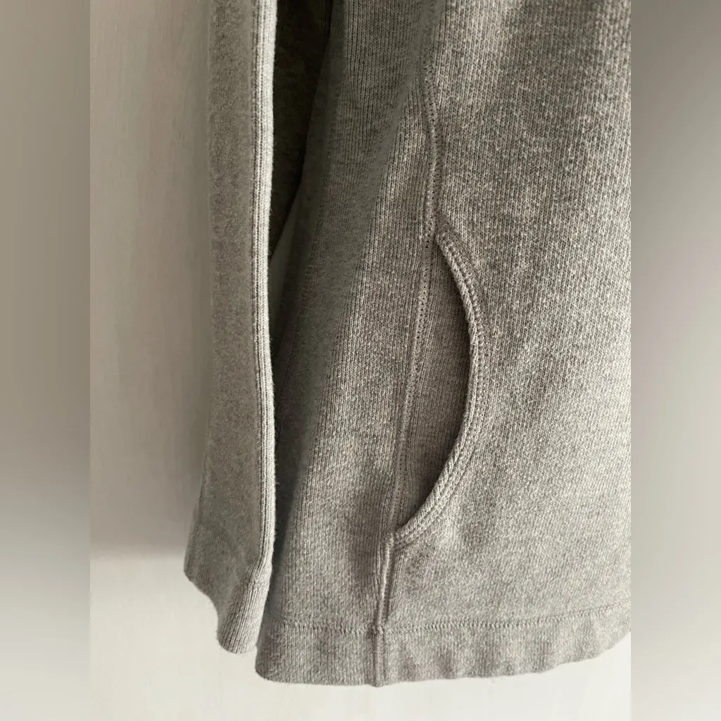 Tommy Bahama Heather Gray Sweatshirt - Image 8