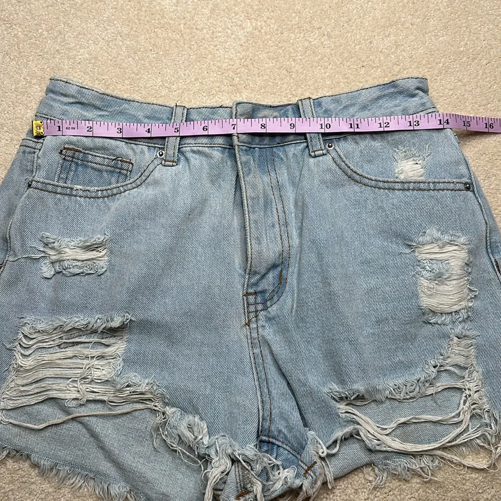 SHEIN: Distressed Denim Light Wash Shorts - Image 3