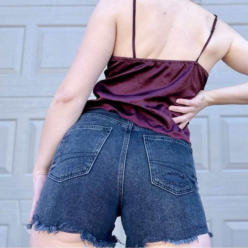 American Eagle 90s Distressed Boyfriend Denim Shorts 2 - Image 2