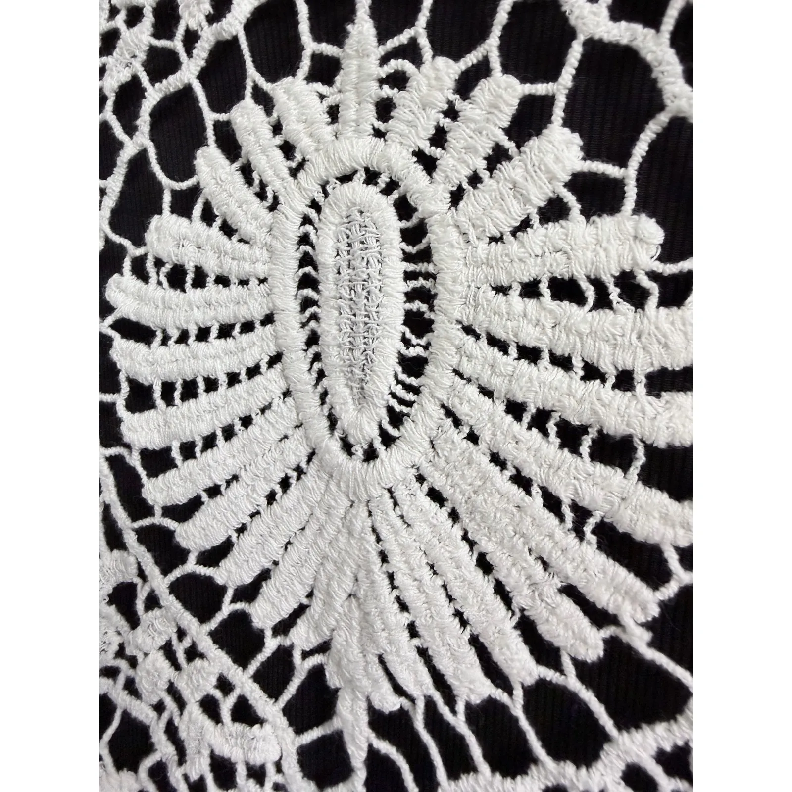 En Creme White Crochet Flower Crop Pullover Top - Image 4