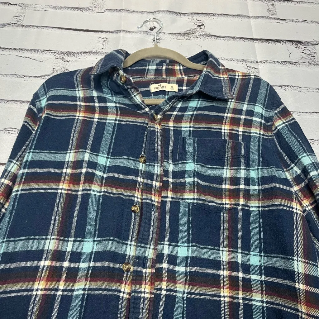 Hollister Blue Plaid Button Down Shirt XL Striped Relaxed Fit Classic Collared - Image 5