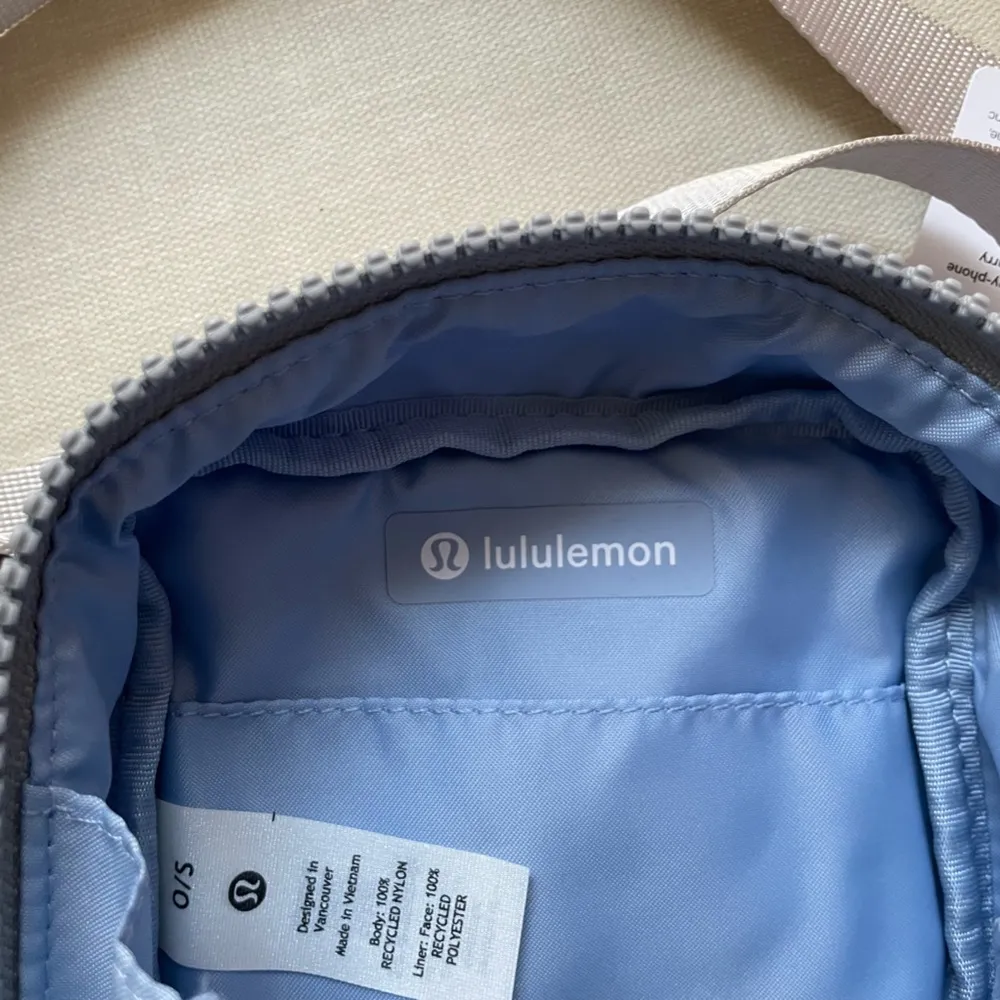 Easy Access Crossbody Bag 1.5L - Blue Linen - Image 7