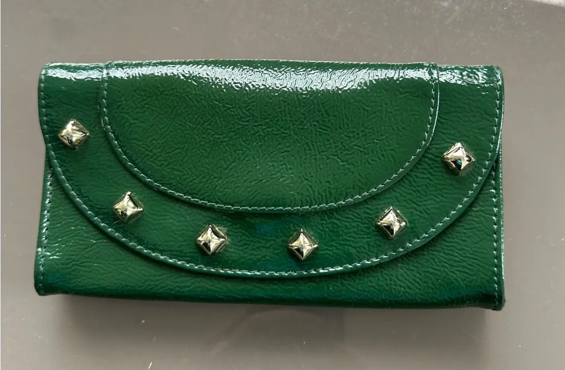 SAEKGAABD Genuine Leather Green Patent Studded Clutch Wallet Purse Organizer EUC - Image 1