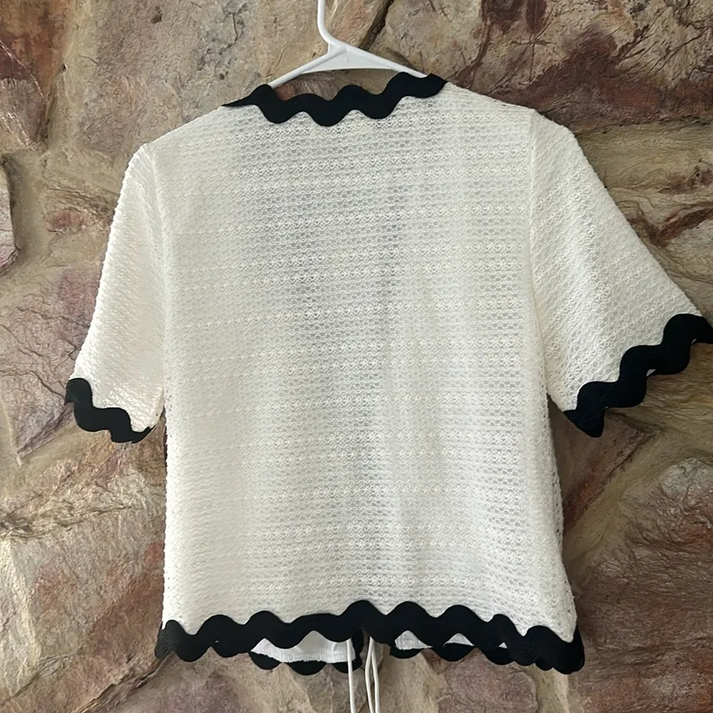 Commense Contrast Trim V - Image 5