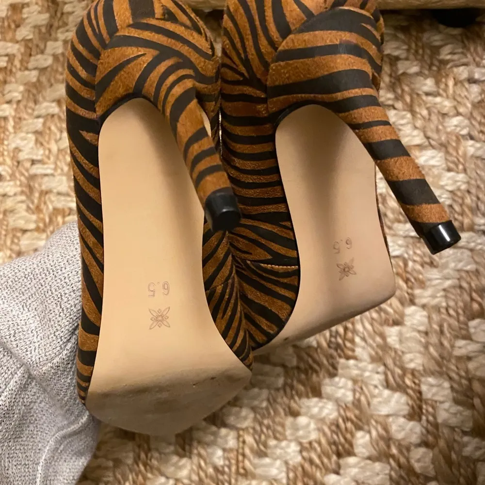 BCBG Pumps - Image 6