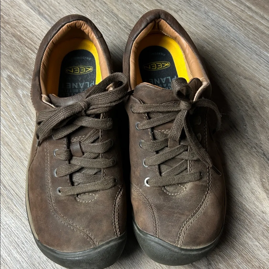 KEEN Presidio II Leather Walking Shoes 
Women’s Size 8 - Image 2