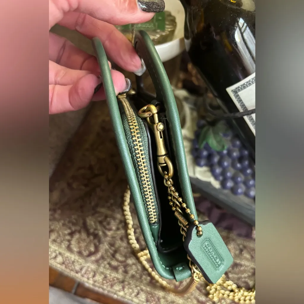 Authentic COACH 1941  Glovetanned leather Chain Shoulder Bag/Wallet/clutch - Image 7