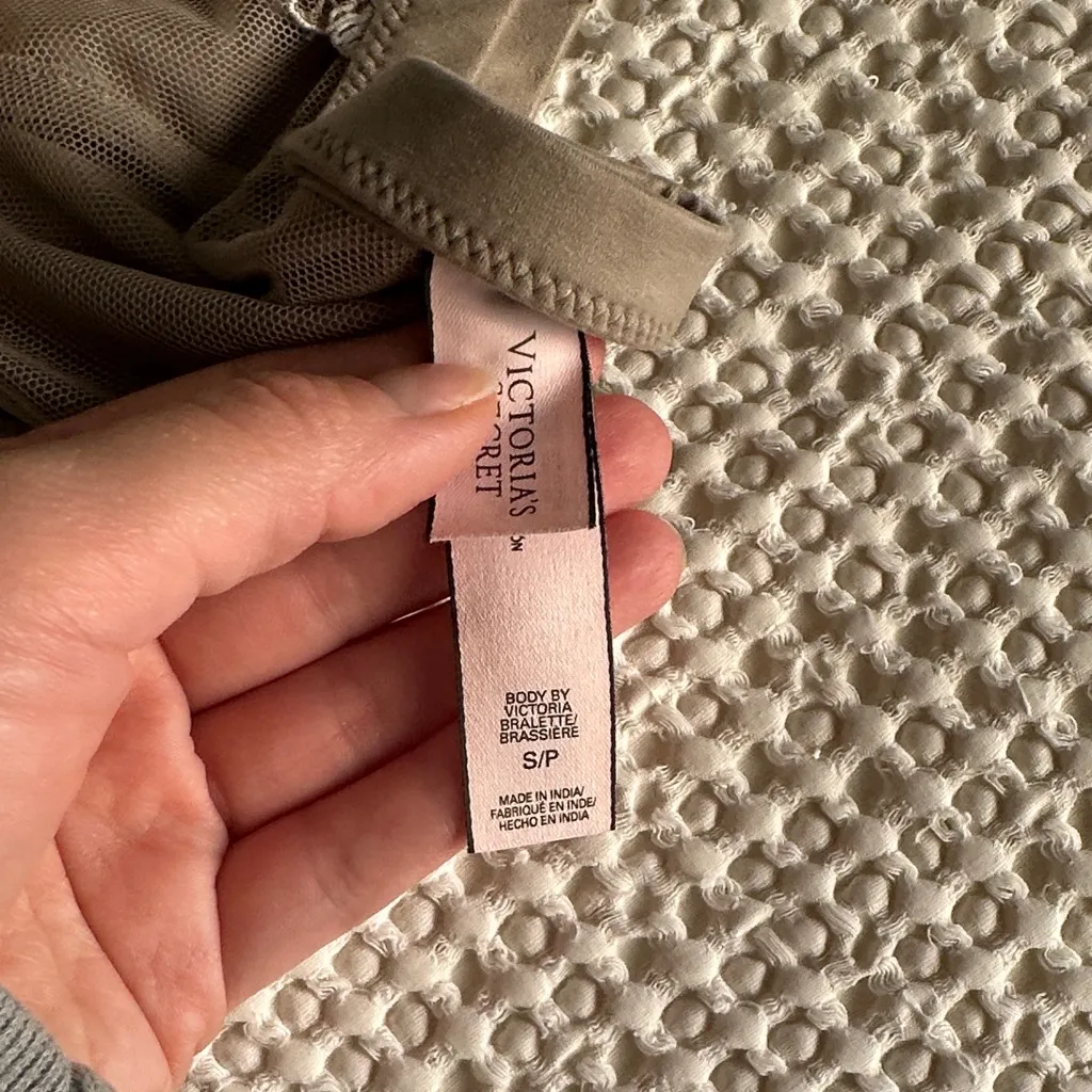 Elegant Lace Bralette in Brown - Image 4