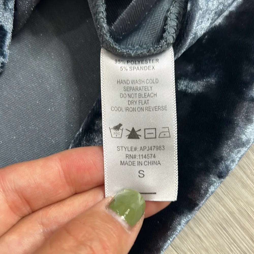 Pleione • crushed velvet tie front blouse - Image 7