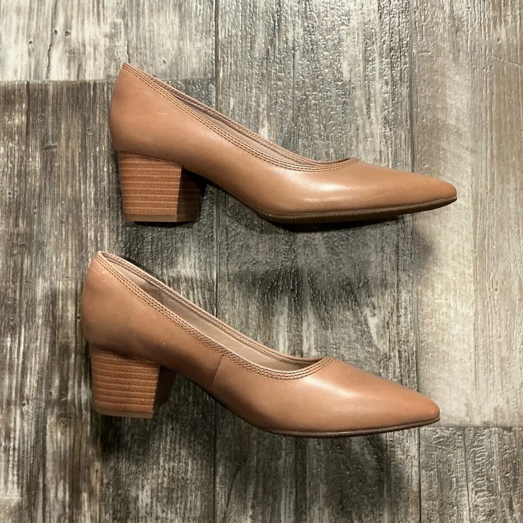 Clarks  Women's Brown Heels Size 6 - Image 5