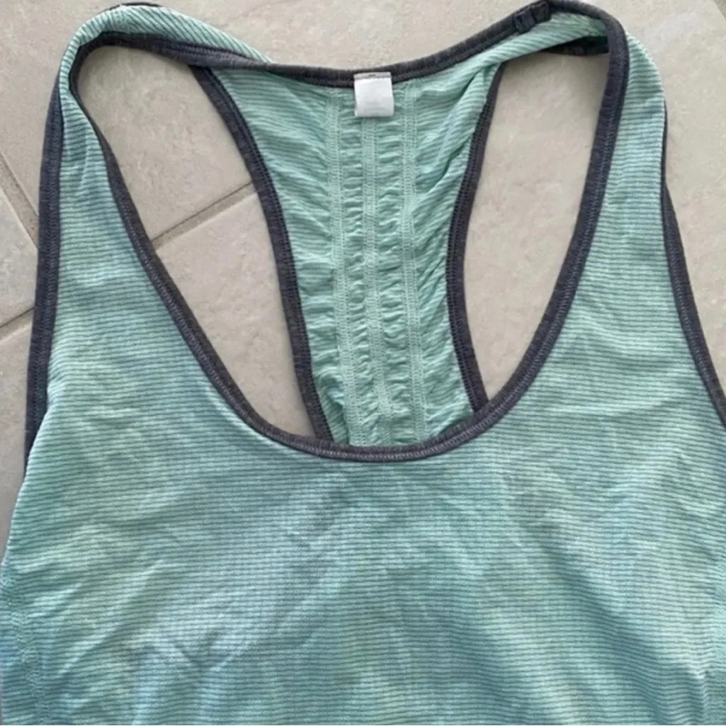 Lululemon Mint Green Racerback Tank Top Sz 8 - Image 2
