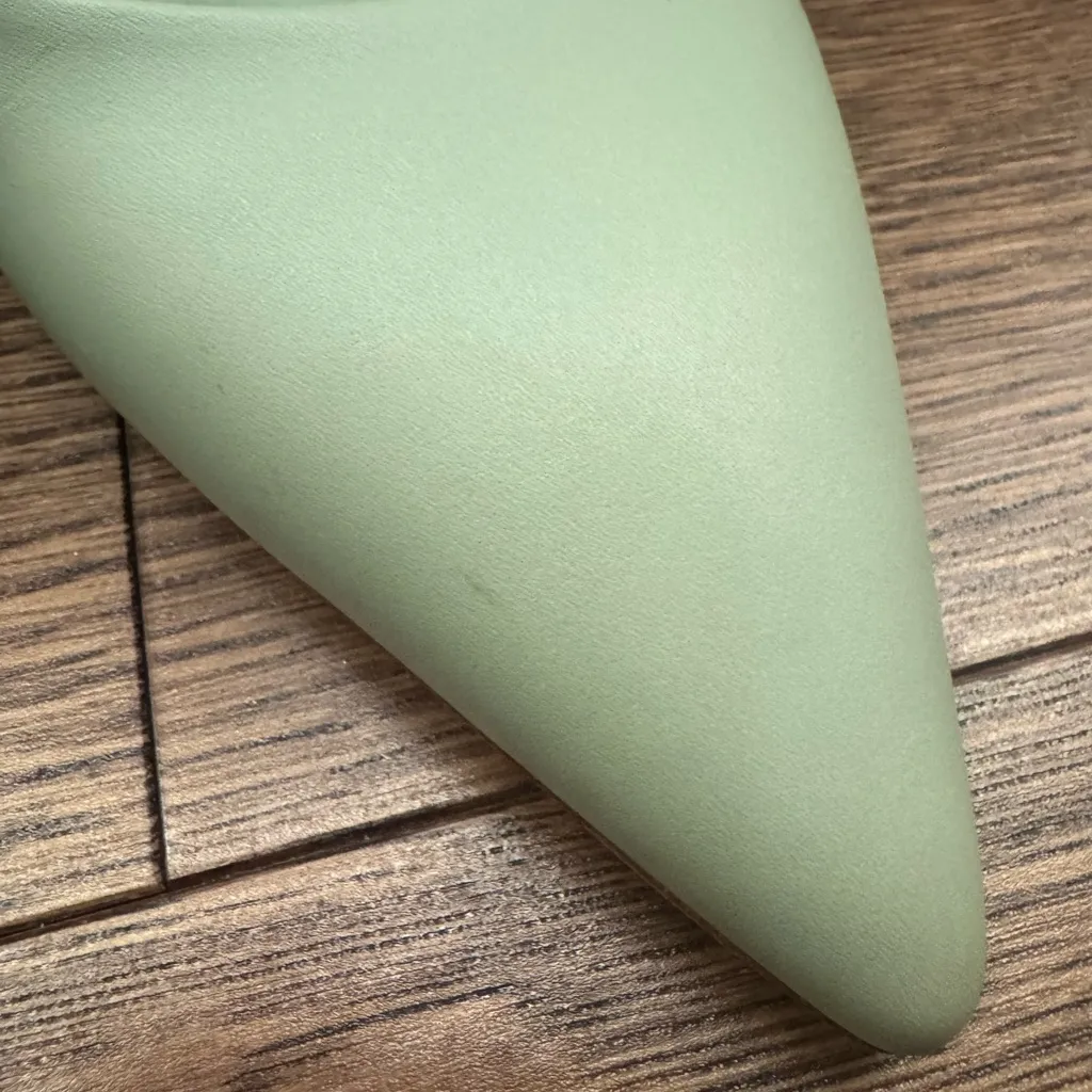 Fendi  Green Slingback Heels with Silver Accents - Image 9