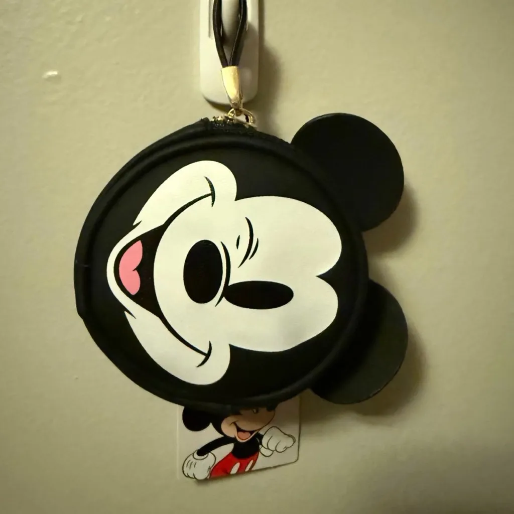 Disney Mickey Mouse Winking Black Collection – Complete 5-Piece Set - Image 5