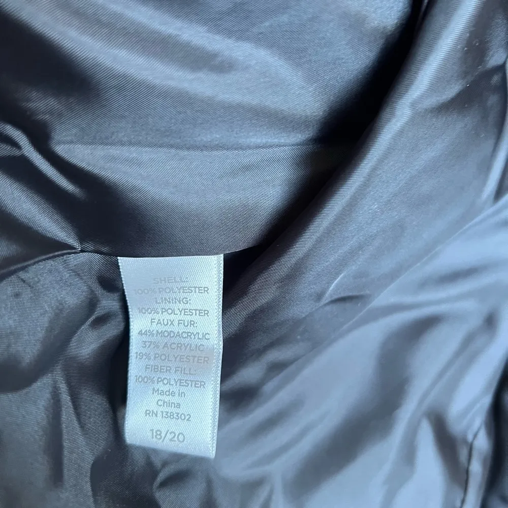 Avenue Black Faux Fur Coat with A Hood Size 18/20 - Image 10