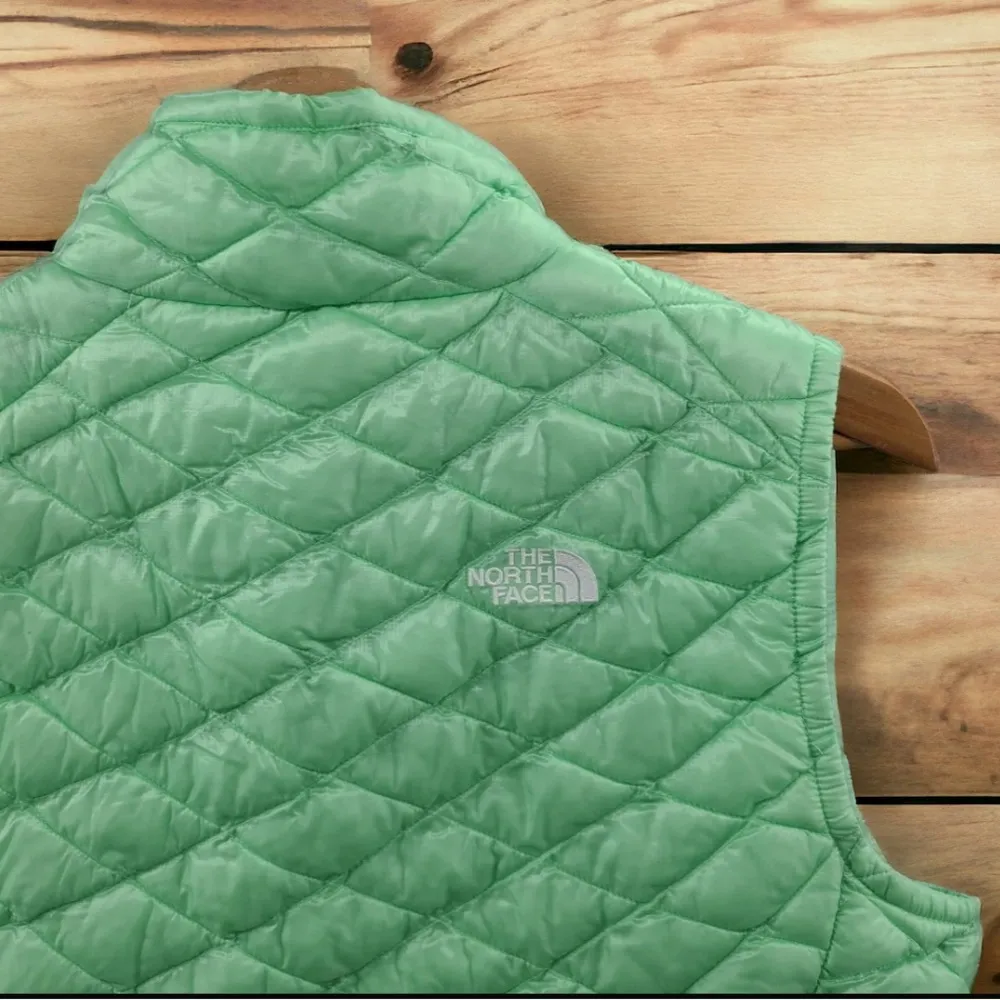 The North Face Thermoball Puffer Vest XS/TP Tall - Image 6