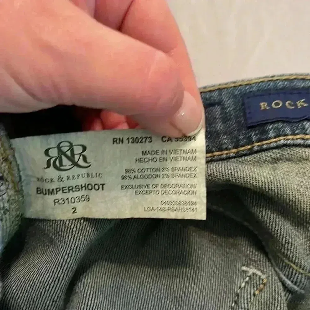 2/15 Rock & Republic shorts - Image 4