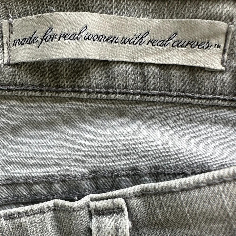 NYDJ Women's Light Gray Wash Embellished Mini Jewel Studs Denim Jeans Size 8P - Image 7