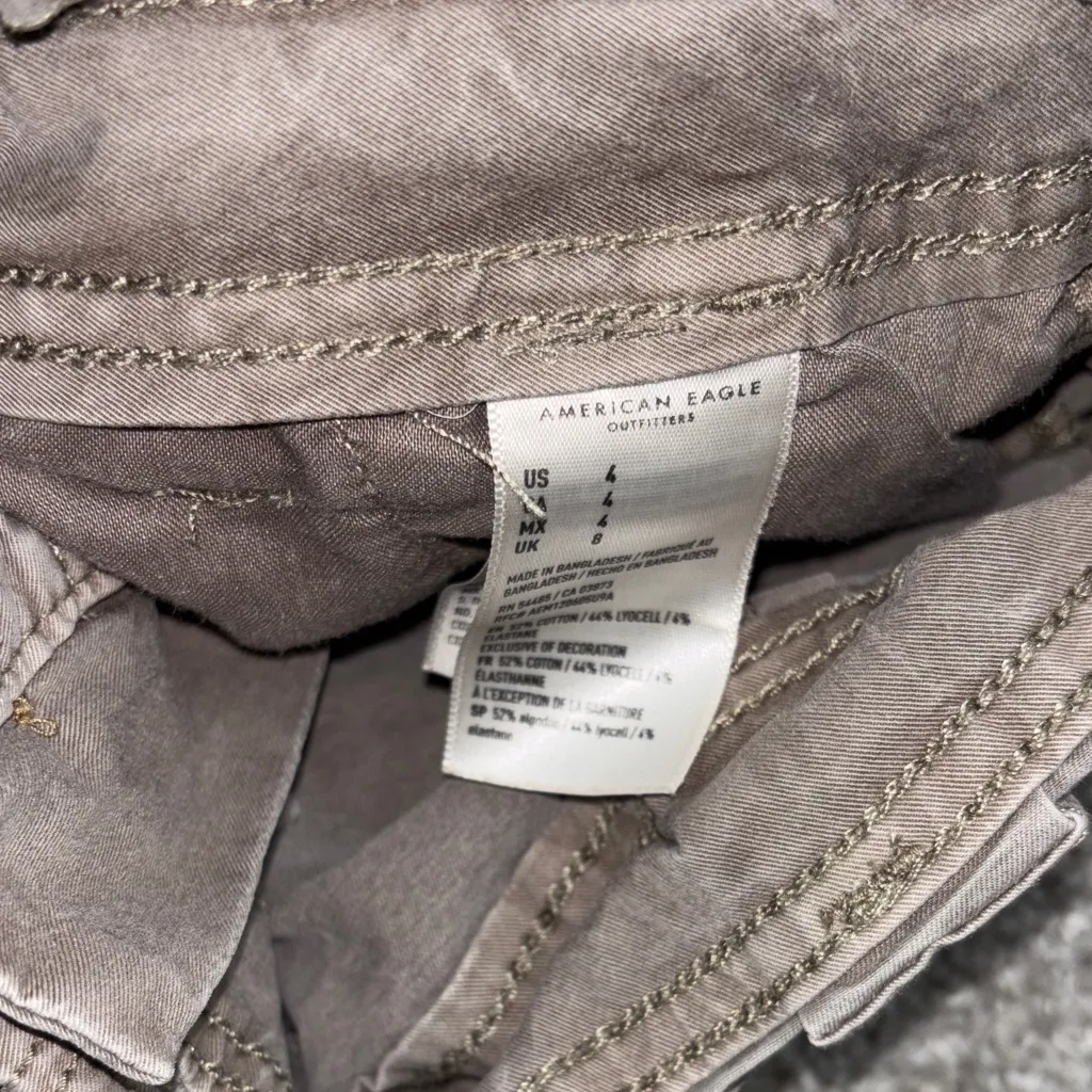 American eagle dark olive‎ paper bag shorts size 4 - Image 3