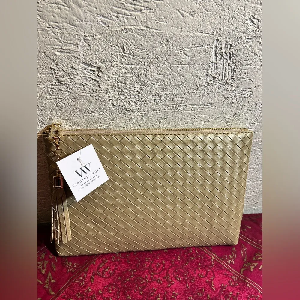 Woven clutch NWT by VIrgina Wolf NYC, gold tone w tassel & gold tone hardware. - Image 2