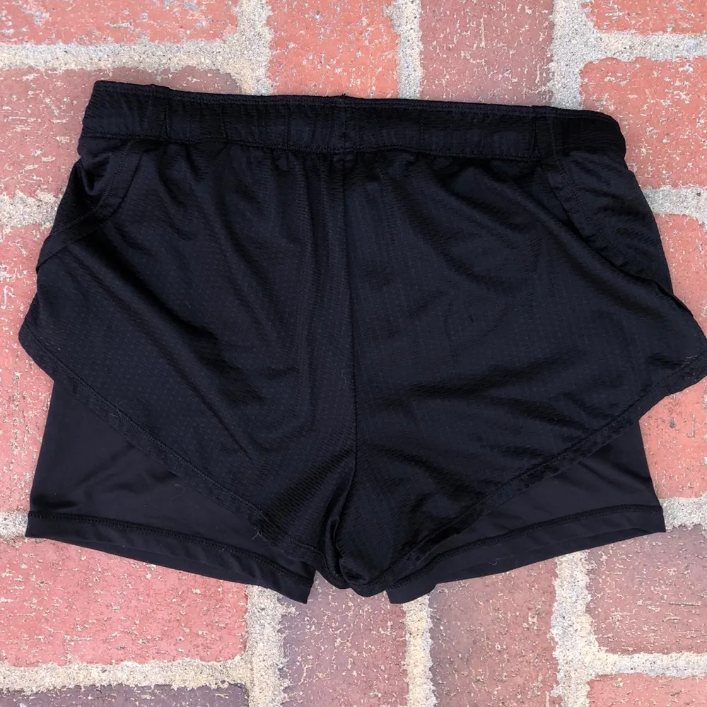 Reebok  workout shorts - Image 3