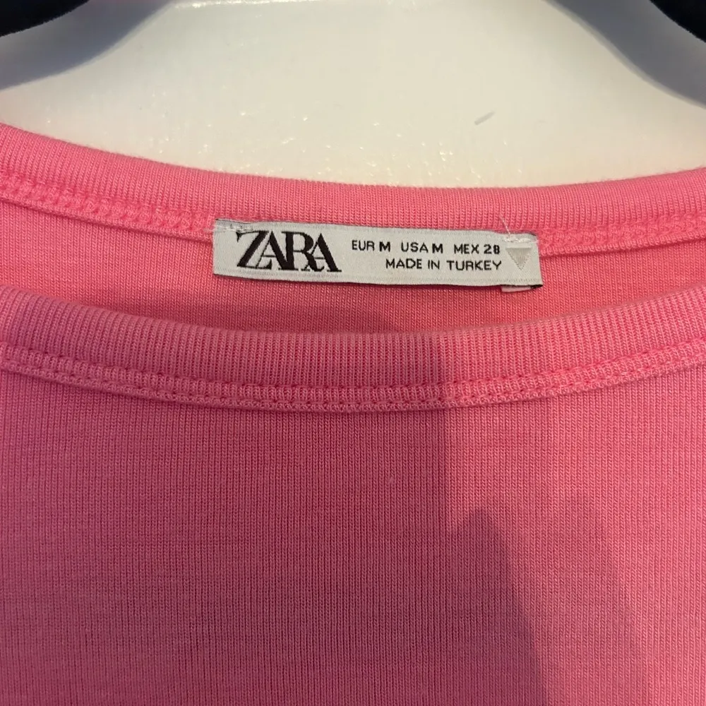 Zara Pink Fitted Crop Top with Crew Neck - Image 2