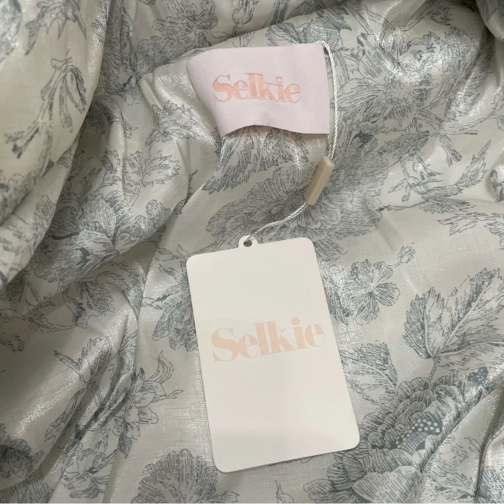 Selkie Marshmallow Puffer Cropped Puffy Coat Size XS - Image 9