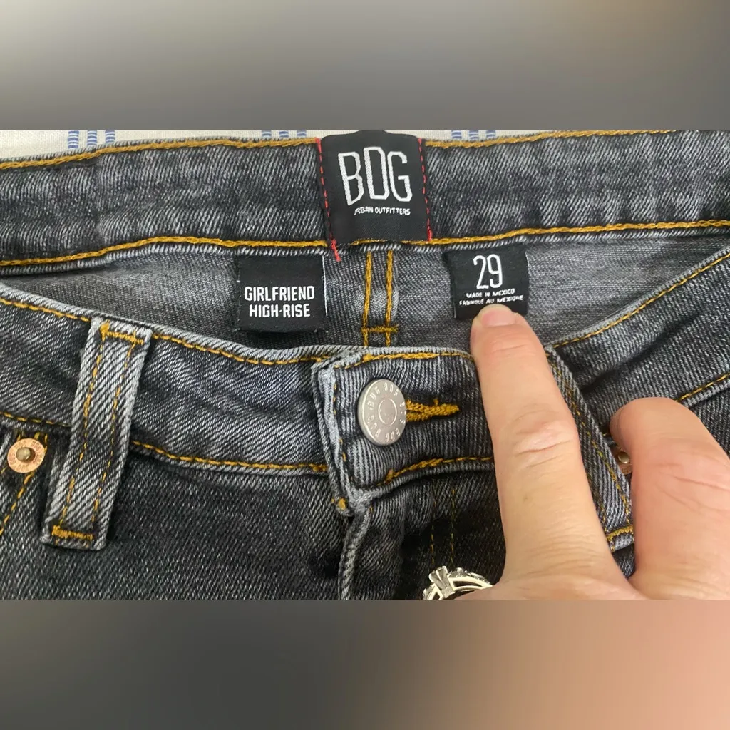 BDG Urban Outfitters Girlfriend High Rise Jeans Women's 29 Black Distressed - Image 12