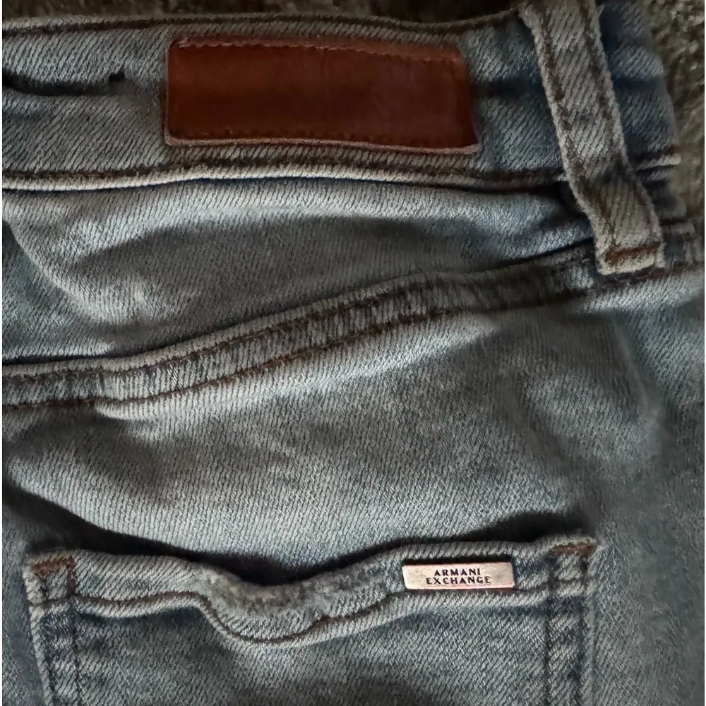 A/X Armani Exchange J60 Cropped Frayed Super Skinny Jeans. - Image 5