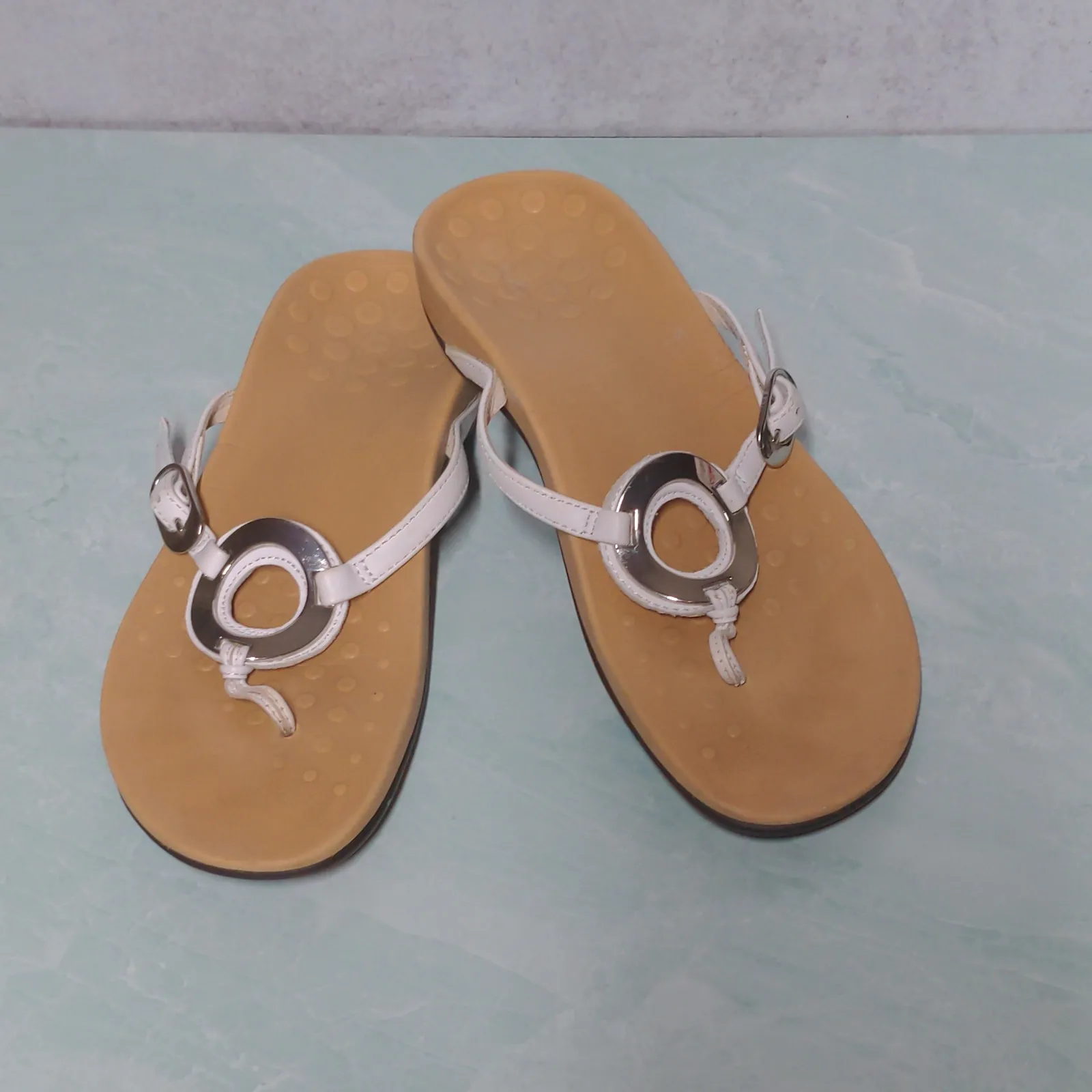Vionic White Flip Flop Sandal Karina - Size 10-10.5 (est.) - Image 15